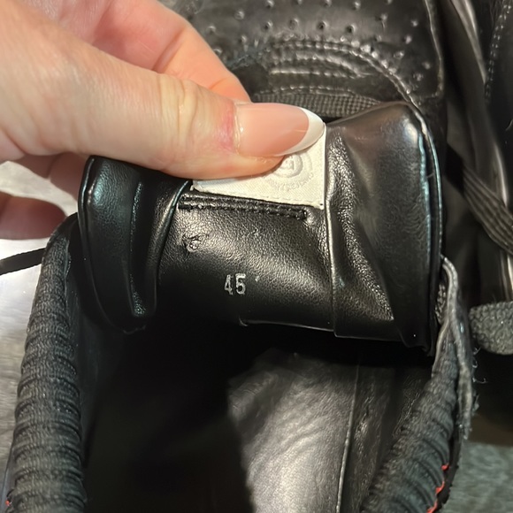 Fancy sneakers 👟 - Picture 4 of 6